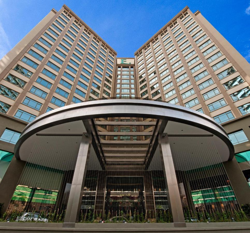 吉隆坡颐思殿酒店 八打灵再也 外观 照片 The entrance of the hotel