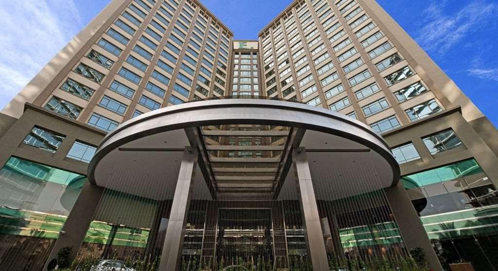 吉隆坡颐思殿酒店 八打灵再也 外观 照片 The entrance of the hotel