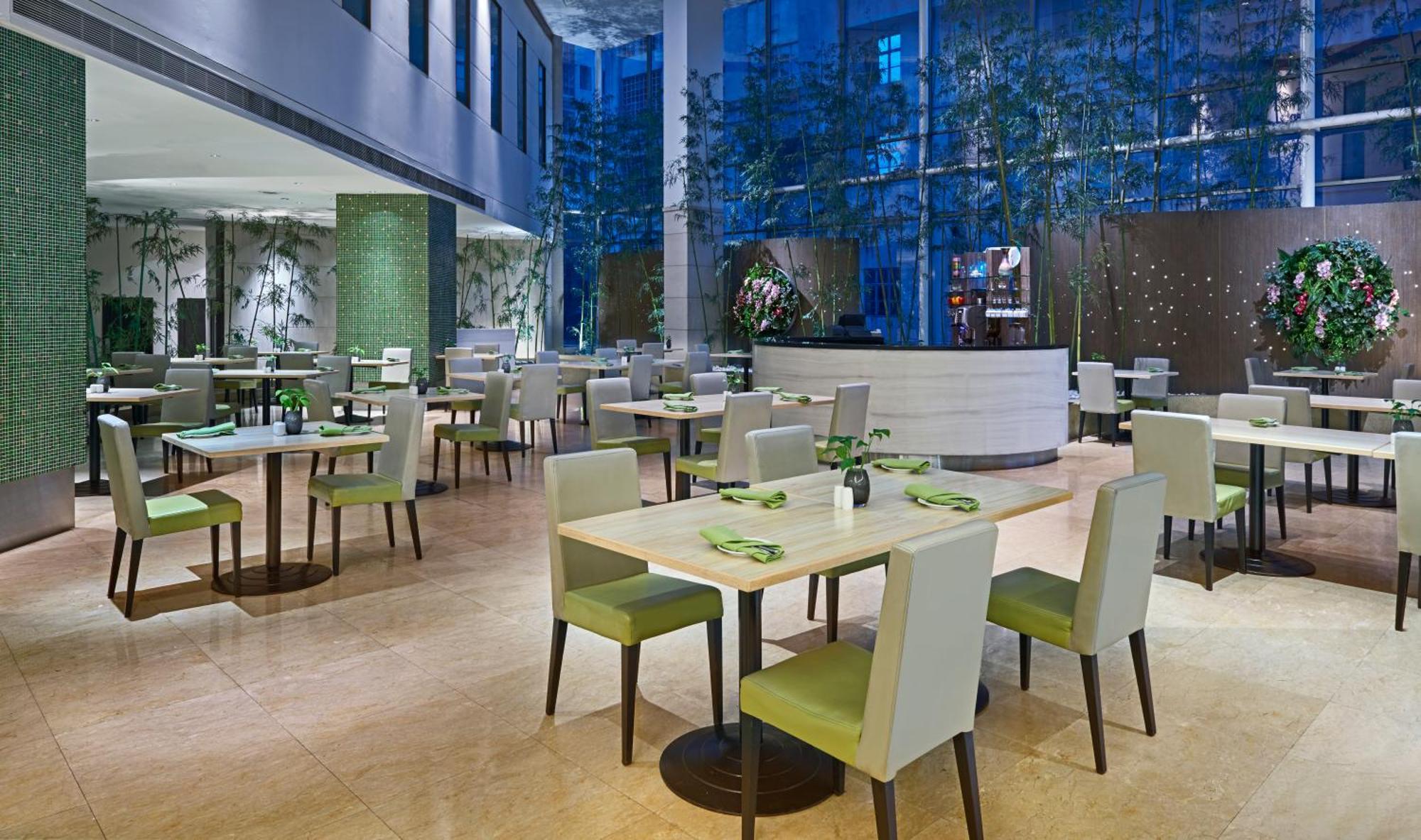 吉隆坡颐思殿酒店 八打灵再也 外观 照片 The Garden Grille