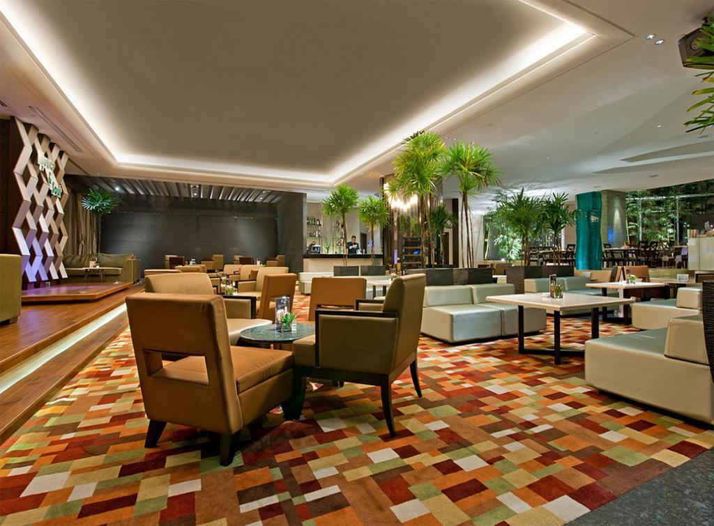吉隆坡颐思殿酒店 八打灵再也 外观 照片 The lobby of the hotel