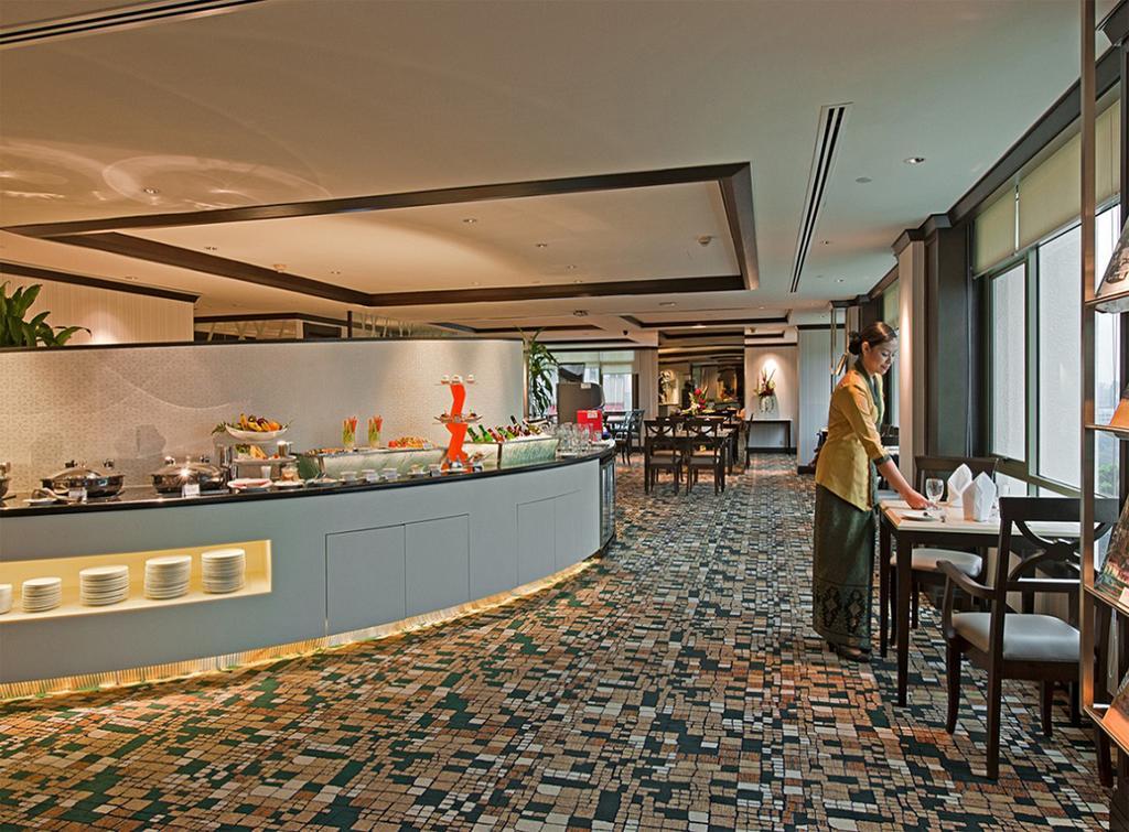 吉隆坡颐思殿酒店 八打灵再也 外观 照片 The Club lounge at Kuala Lumpur International Airport